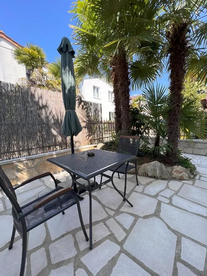 Apartmani Palme Funtana Apartment