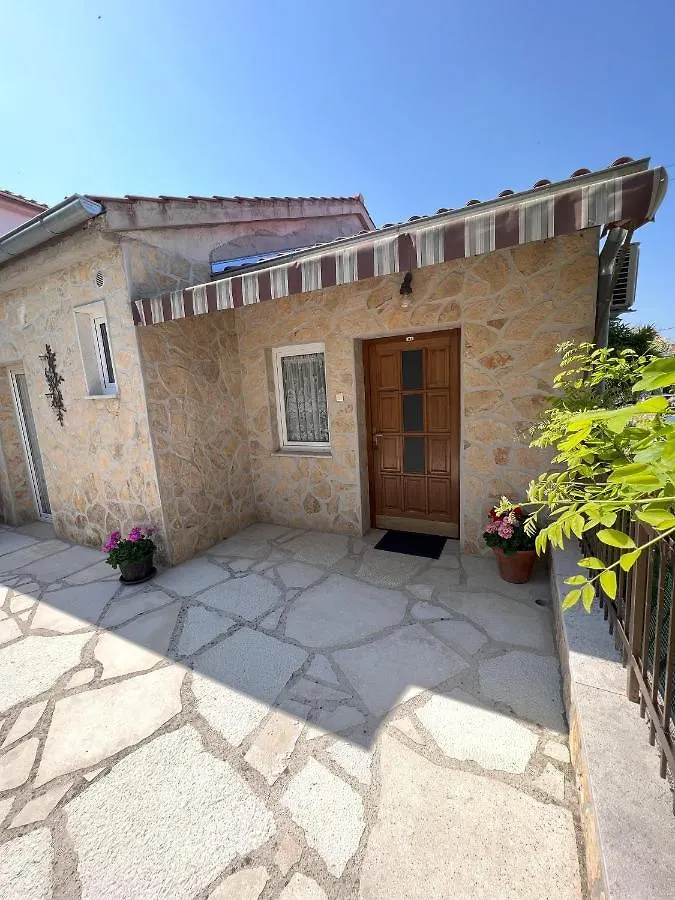 Apartment Apartmani Palme Funtana