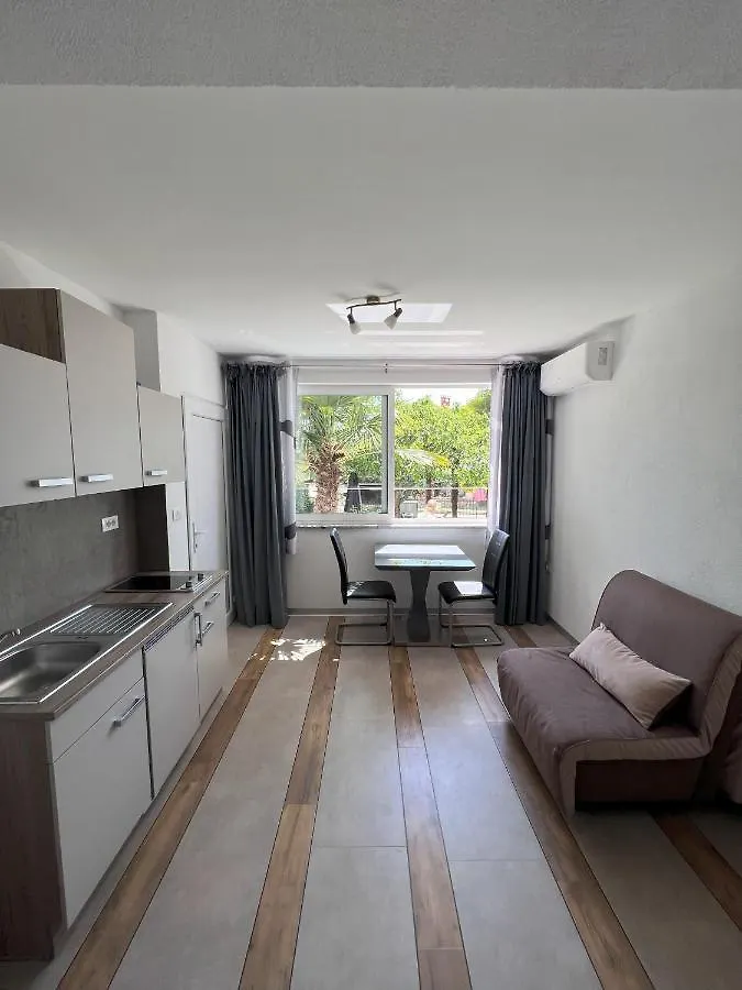 Apartmani Palme Funtana 0*,  Kroatien