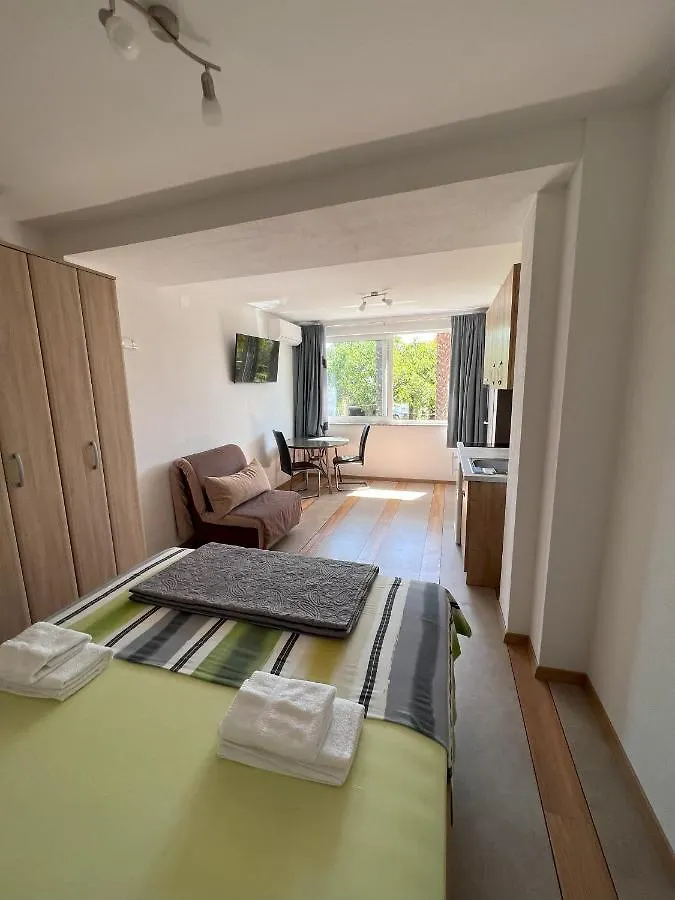 Apartmani Palme Funtana 0*,