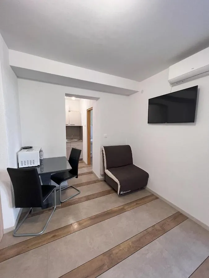 Apartment Apartmani Palme Funtana
