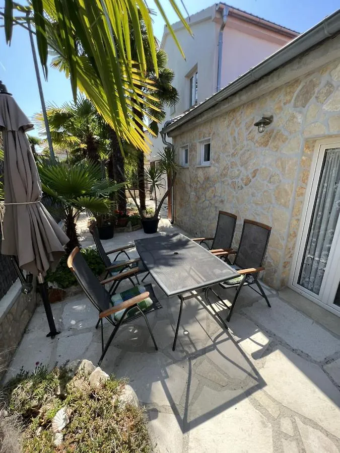 Apartmani Palme Funtana 0*,