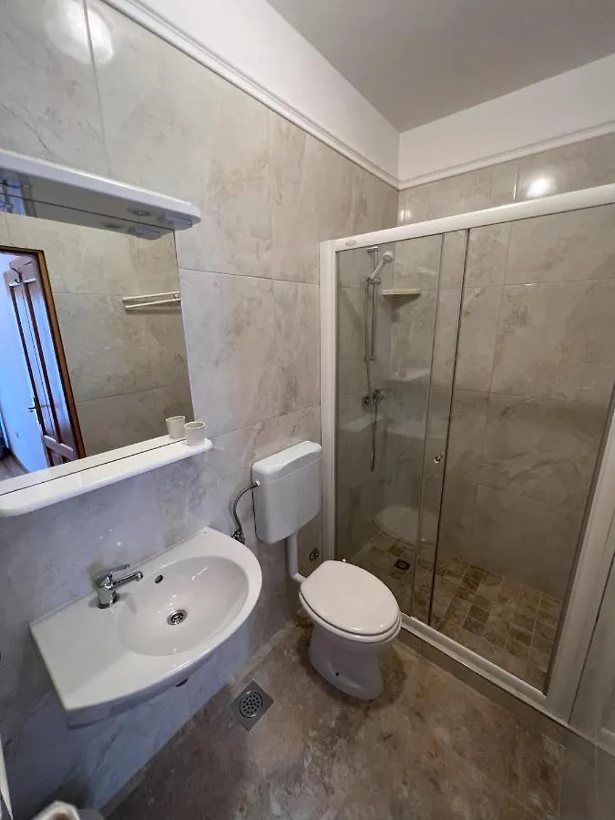 Apartmani Palme Funtana Lägenhet