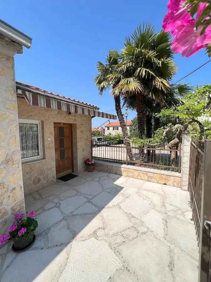 Apartment Apartmani Palme Funtana