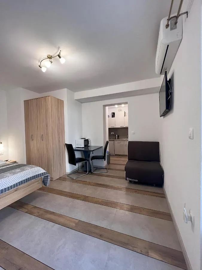 Apartmani Palme Funtana 0*,  Kroatien
